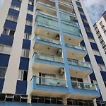 Apto Central, 2 Quadras Da Praia, Com Estacionamento
