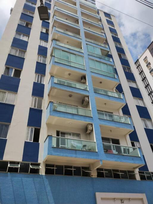 Apartamento Apto Central, 2 Quadras Da Praia, Com Estacionamento